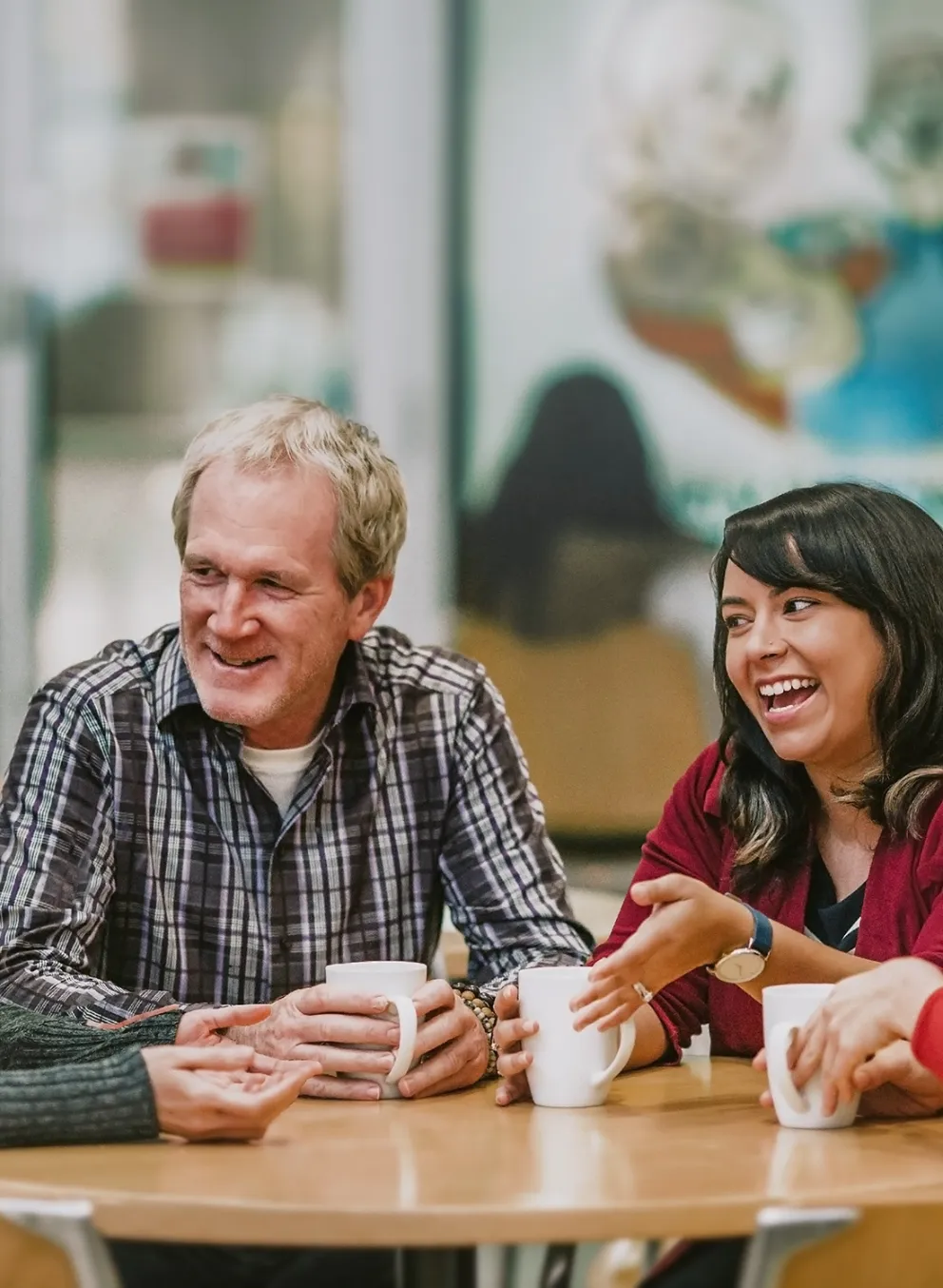 [Image] Group of people having coffee and talking